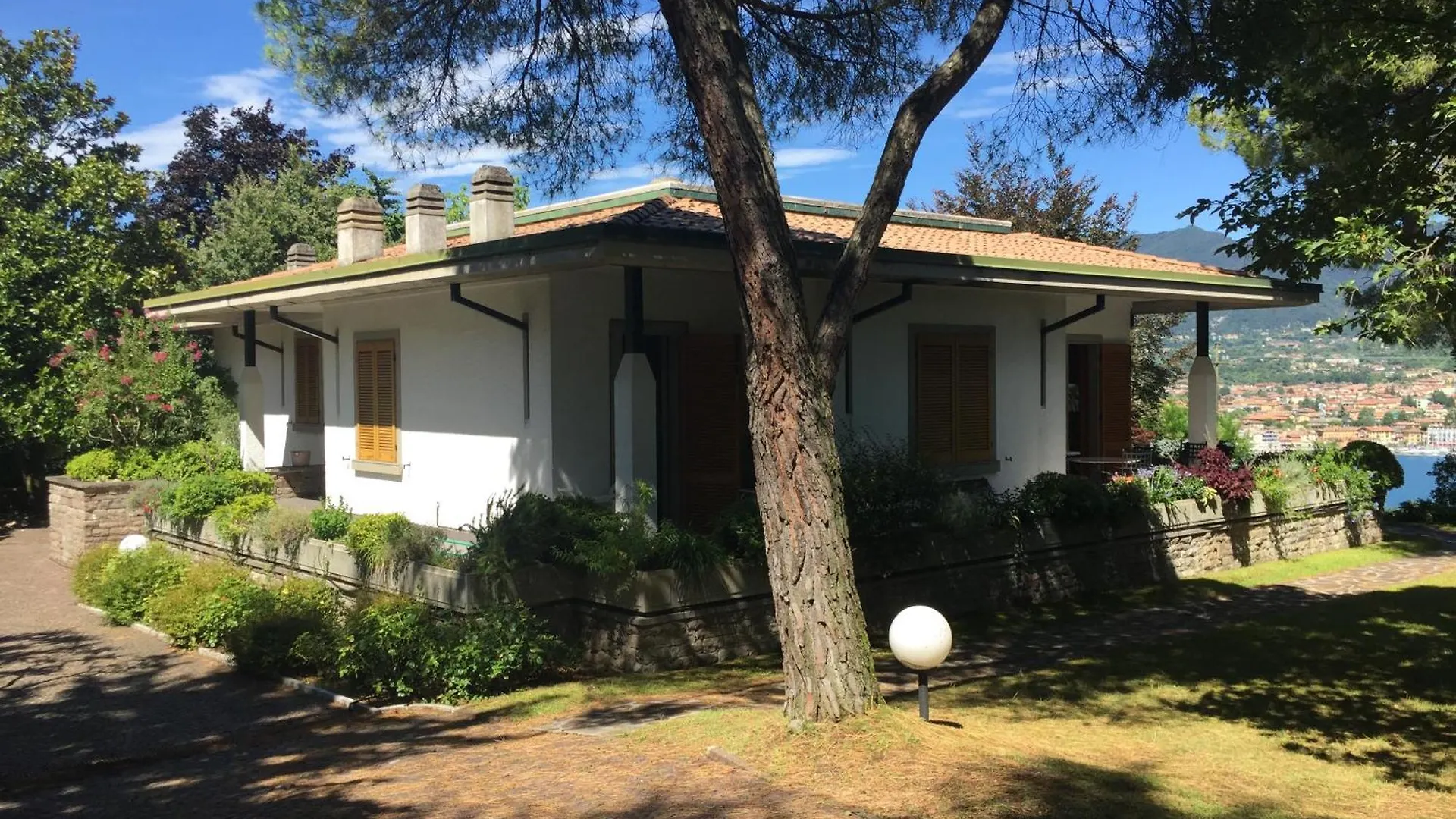 Villa Barbara San Felice del Benaco 0*,  Italy